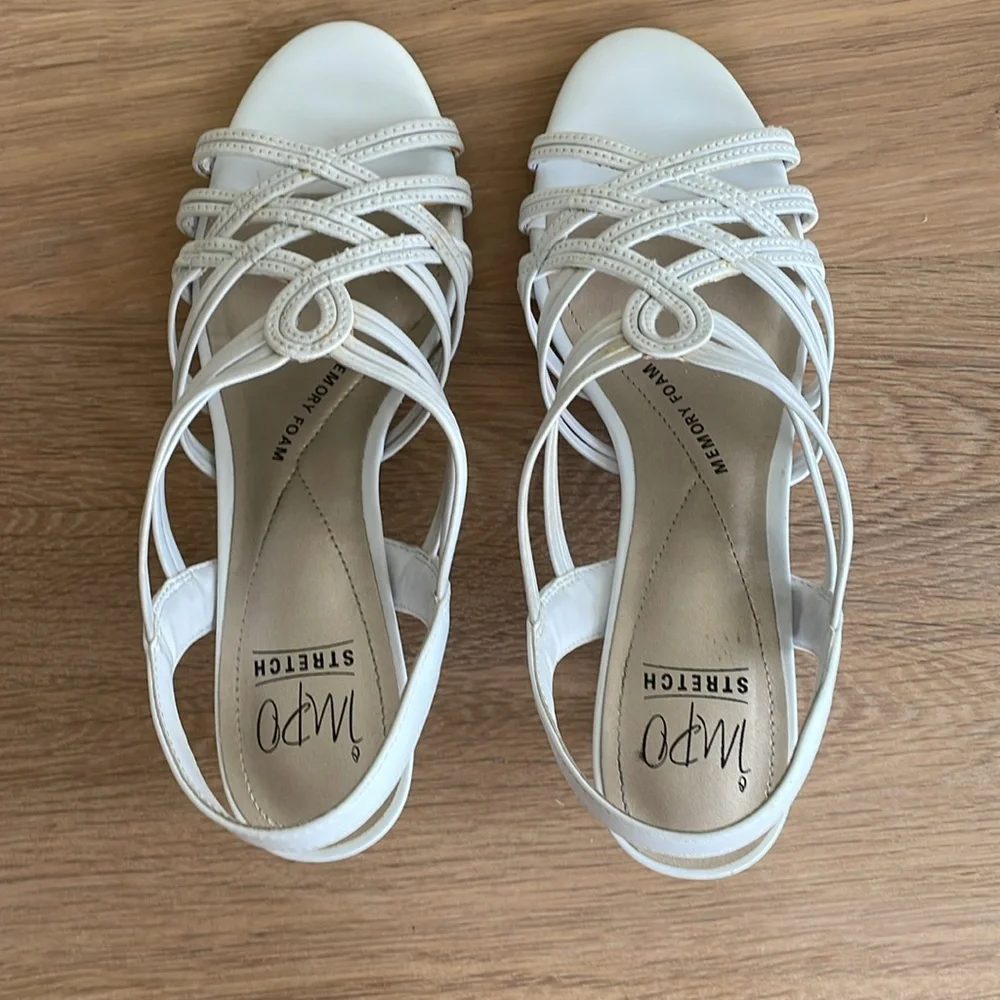 IMPO “ERIN” STRETCH MEMORY FOAM STRAPPY HEELS Size 9 White